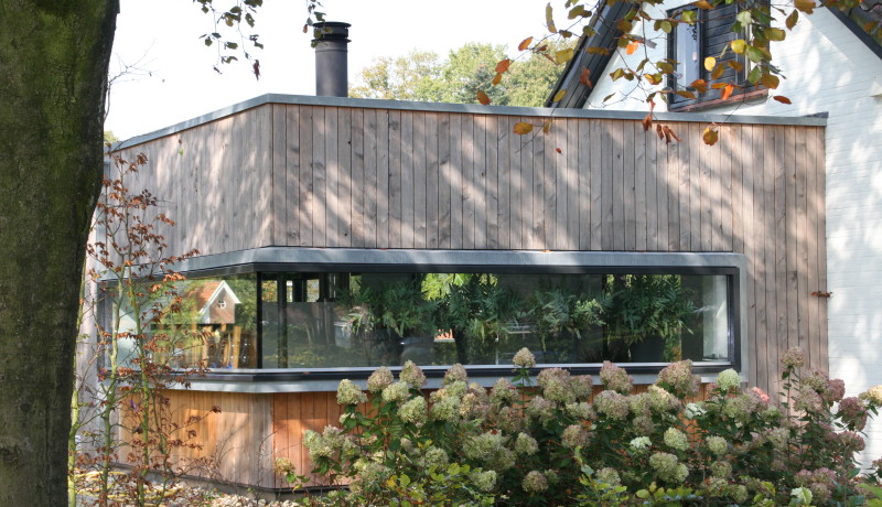 Exel Lemele red cedar aanbouw moderne architectuur luxe peilkozijnen bloemkozijn