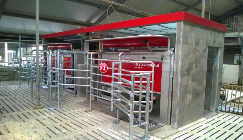 stallenbouw melkstal aanpassen koeienstal lely melkrobot OVerijssel Flevoland