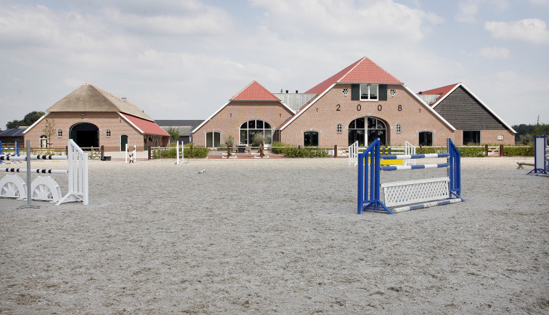 Stallenbouw Exel Lemele: driehoekhoeve stegeren manege stoeterij paardenhouderij