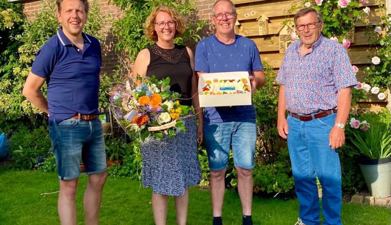 jubilaris Harrie Koenjer met directie Exel Lemele Bouw