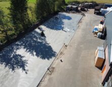 Vlinderen vloer nieuwe bedrijfshal Exel Lemele Bouw